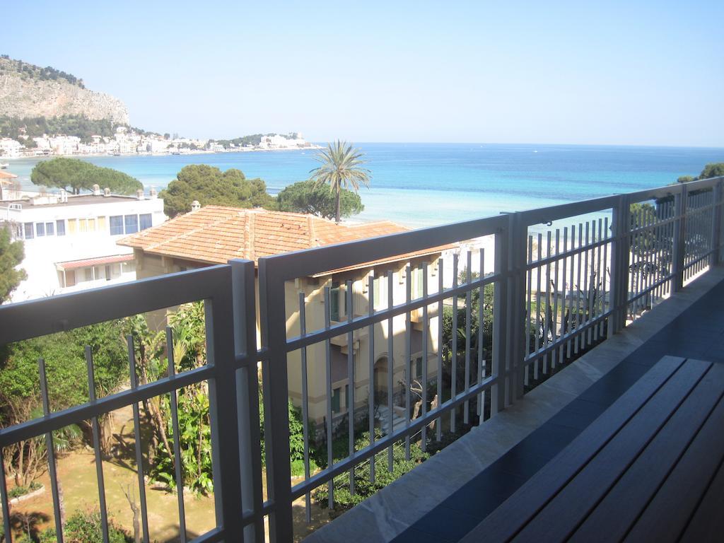 Mondello Luxury Apartment On The Beach Extérieur photo